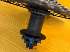 Zadný náboj Bontrager 12x148 28d