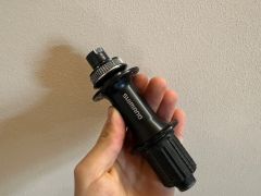 Shimano Fh-Mt400-B zadný náboj na pevnú osku 32d