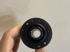 Bontrager predný náboj 24d