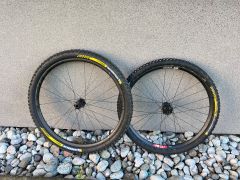 Kolesa mullet náboje RaceFace ráfiky RaceFace/dt swiss