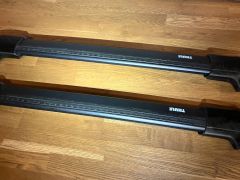 Predam strešný nosič Thule edge black na VW Golf 8