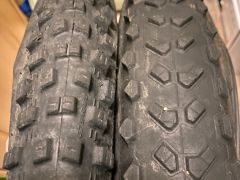 Schwalbe Tough Tom 27.5x2.6" Active K-Guard plášť, drôt