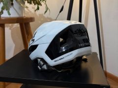 Kellys Vantage prilba, biela