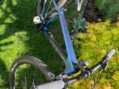 Bulls Tokee Ultra Lite Carbon 26 prémiový juniorský MTB karbón vzduchová vidlica 1x11