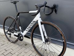 Canyon Ultimate CF SL 7 AXS + Wattmeter