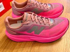 Bežecké topánky New Balance FuelCell Rebel v5