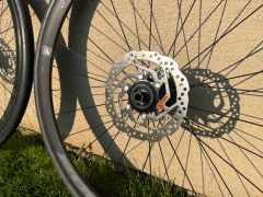 Nové-Fulcrum Racing 800 DB / Pirelli P7 Sport 28