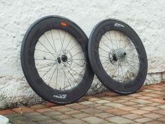 Predám špičkové karbónové kolesá Zipp 858 NSW Tubeless Disc