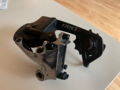 Sram red axs 11 - pokazena