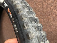 Predám plášte Maxxis minion DH 2,40 a 2,50