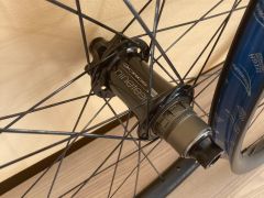 Acros Enduro Carbon wheel set