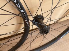 Acros Enduro Carbon wheel set