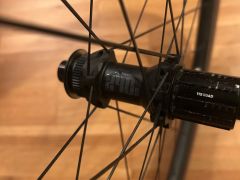 Karbon kolesa Ffwd F4 s Dt swiss 240s