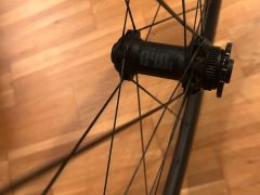 Karbon kolesa Ffwd F4 s Dt swiss 240s