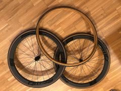 Karbon kolesa Ffwd F4 s Dt swiss 240s