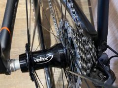 Predám karbónový cestný bicykel Specialized