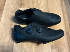 Tretry Northwave Extreme GT3 Black/Iridescent vel. 43