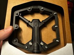 Nove Crankbrothers stamp 1 gen 2 Large