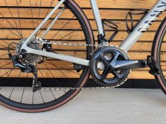 Extrémne zachovaný Canyon Endurace CF SL 8 (2022) vrátane 4iiii Powermeter