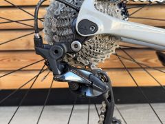 Extrémne zachovaný Canyon Endurace CF SL 8 (2022) vrátane 4iiii Powermeter