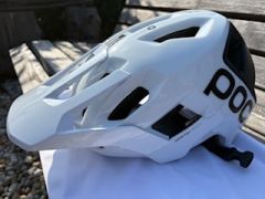 POC Kortal Race Mips prilba, hydrogenwhite/uranum black matt