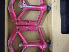 Spank Spike pedále červené