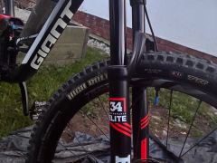 Giant Trance Advanced 1 (Karbón) - TOP stav