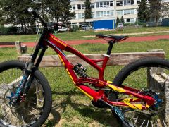 Downhill zjazdový bicykel 27,5