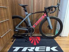 Trek Madone SL AXS Battleship Blue 2023