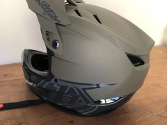 Prilba TLD D4 Stealth, Composite (2025)