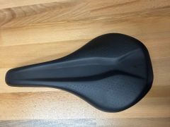 Sedlo Specialized Bridge comp 143mm šírka