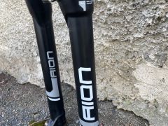 SR Suntour Aion RC 160, 27.5