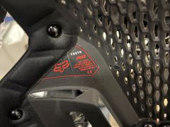 FOX chránič hrudi R3 detský black