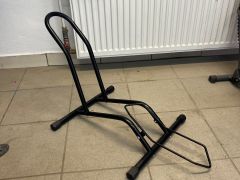 Stojan na bicykel pre 16-29 kolesá