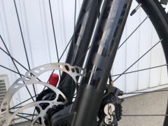 Marin Alpine Trail XR 2023 L nové komponenty v popise