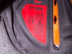 FOX Titan Pro chránič lakťov