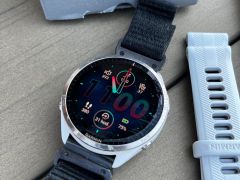 Garmin Forerunner 965 Titanium Whitestone Powder Gray - zaruka