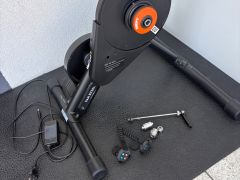 Trenažér Van Rysel D100 Zwift Cog&amp;Click