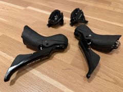 Shimano 105 11sp hydraulic - páky + strmene