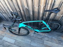Bianchi Oltre XR4 s náhradnými kolesami