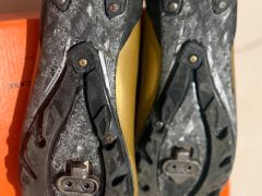 DMT Km30 tretry, hnedá, EU 46