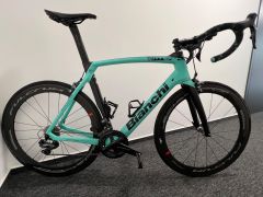 Bianchi Oltre XR4 s náhradnými kolesami