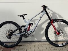 Sjezdové kolo GT Furt