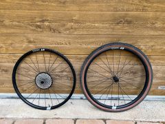 Gravel kolesa DT swiss 1800G + kazeta Cs-M7100 12s