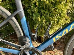 Predané Cestný bicykel Isaac Boson Disc Satin BlueGold 2023 Carbon M