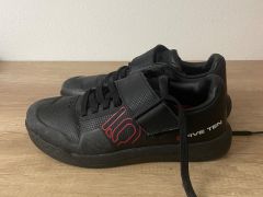 Five TEN Hellcat Pro