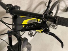 Intense Carbine 275 (karbonový trail bike)