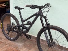 Celoodpruženy bicykel YT