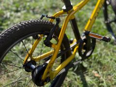 Rascal 16 Gold ľahký detský bicykel