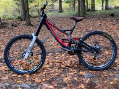 Downhill Specialized Demo 8 Carbon